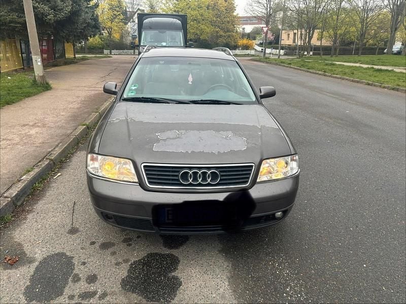 Second-hand Audi A6 150 CP (110 kW) 1999 Gri Break