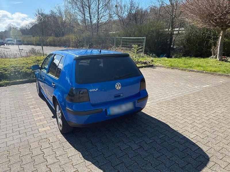 Gebraucht VW Golf IV 75 PS (55 kW) 2002 Blau Kleinwagen