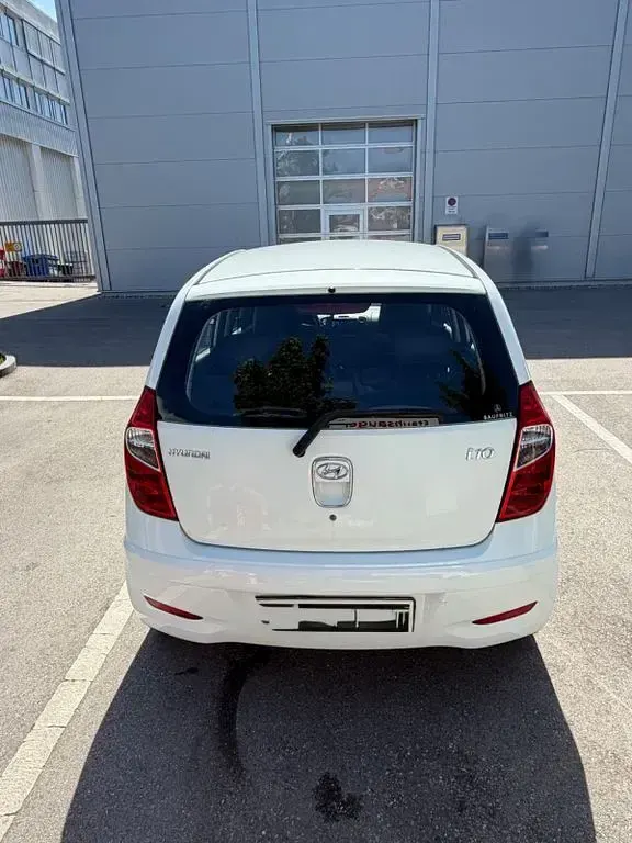 Gebraucht Hyundai i10 Classic 69 PS (50 kW) 2013 Weiß Kleinwagen