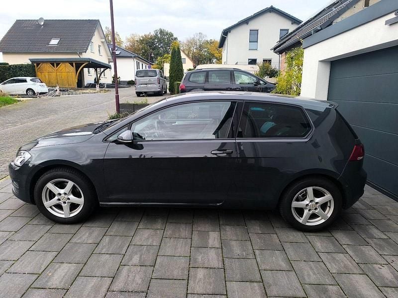 Gebraucht VW Golf VII 105 PS (77 kW) 2014 Grau Limousine