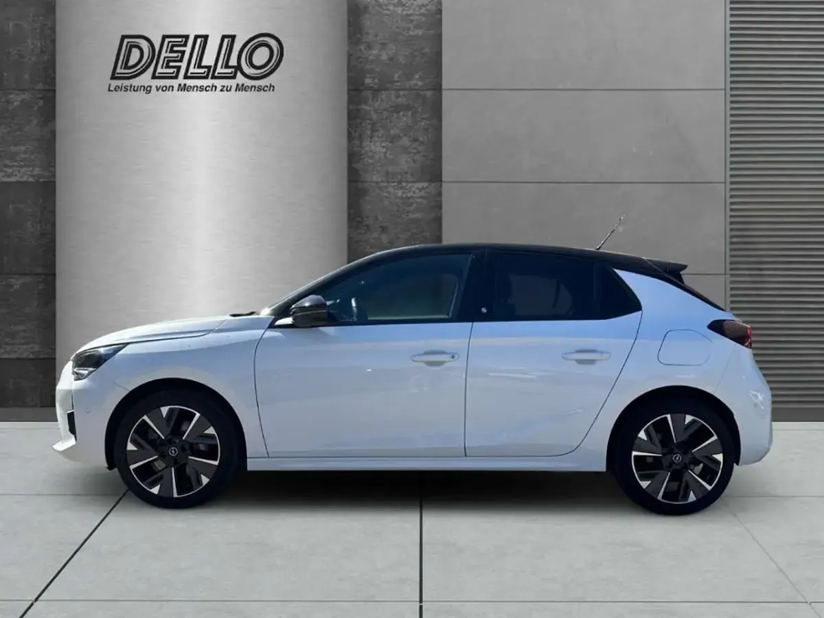 Gebraucht Opel Corsa-e GS Line 100 kW (136 PS) 2023 Arktis weiß Kleinwagen