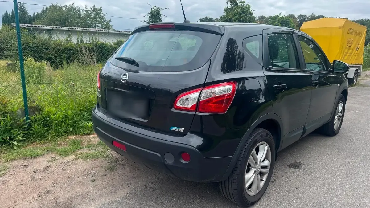 Gebraucht Nissan Qashqai 131 PS (96 kW) 2013 Schwarz SUV
