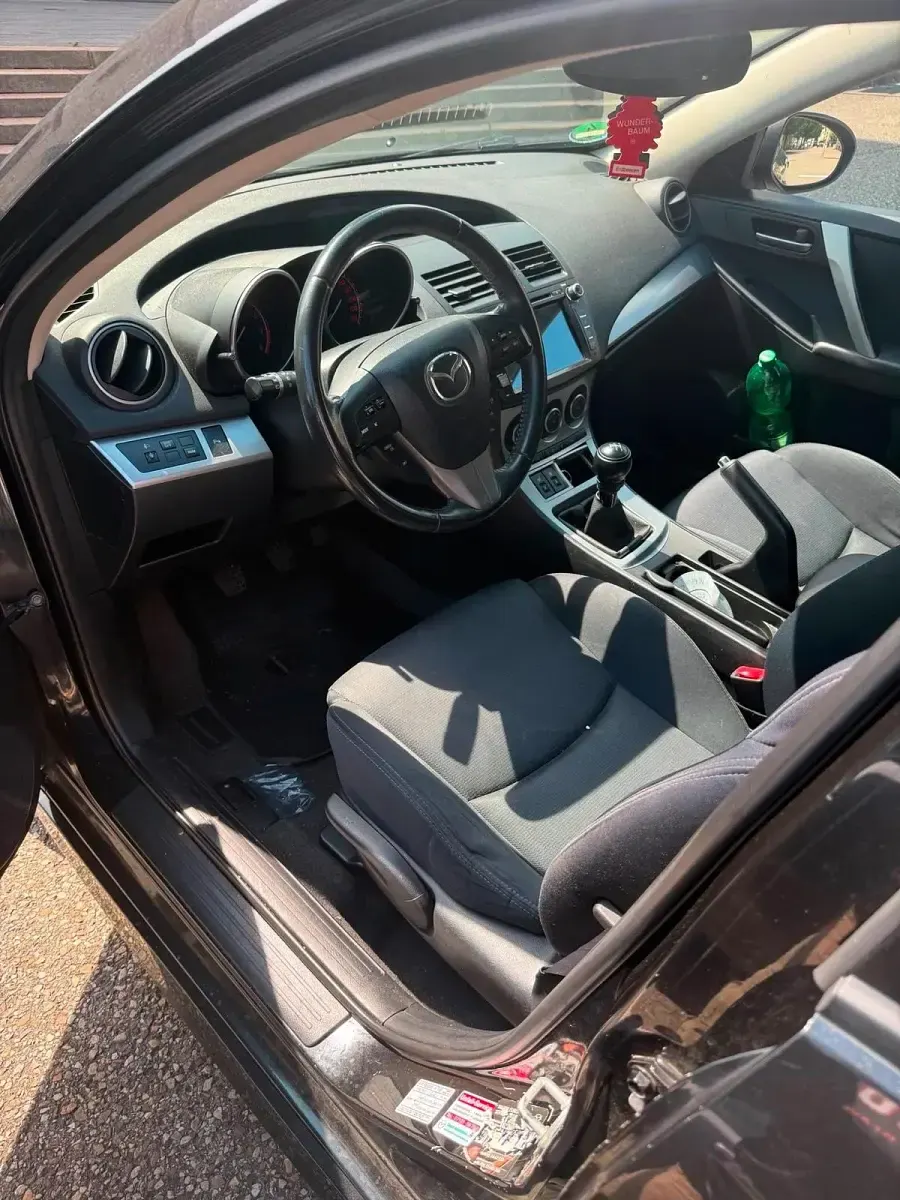 Gebraucht Mazda 3 105 PS (77 kW) 2010 Schwarz Kleinwagen