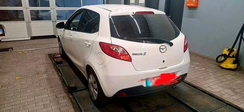 Gebraucht Mazda 2 86 PS (63 kW) 2008 Weiß Kleinwagen
