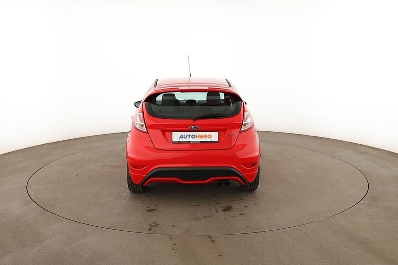 Gebraucht Ford Fiesta ST 182 PS (133 kW) 2017 Rot Limousine
