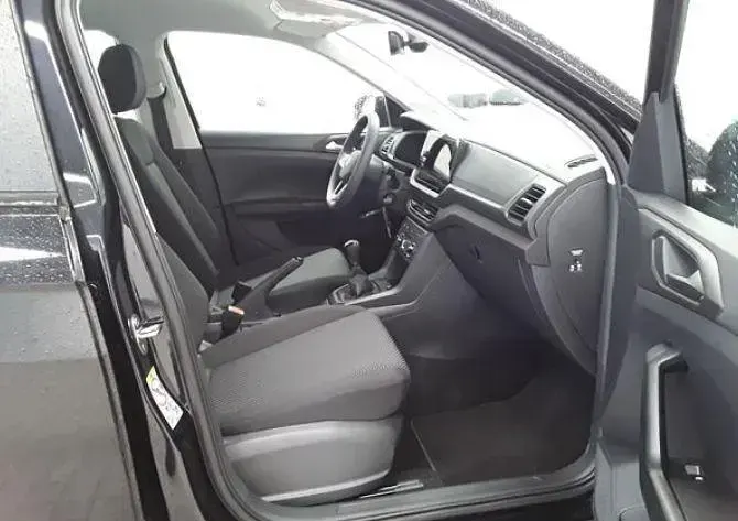 Gebraucht VW T-Cross 95 PS (69 kW) 2025 Deep black perleffekt SUV
