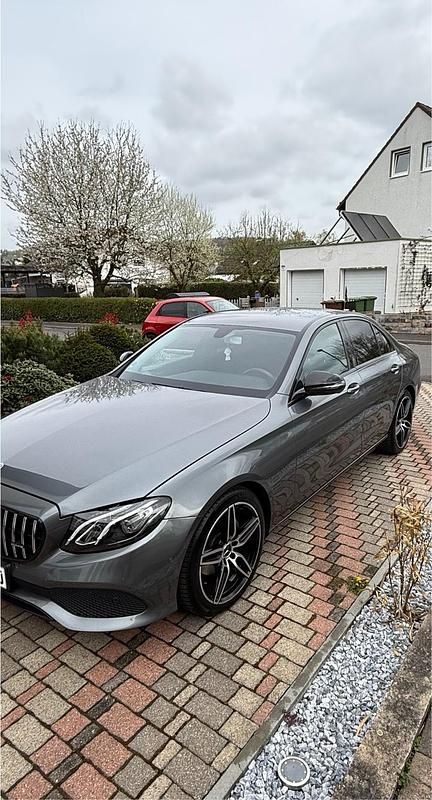 Second-hand Mercedes E200 184 CP (135 kW) 2018 Gri Berlinǎ
