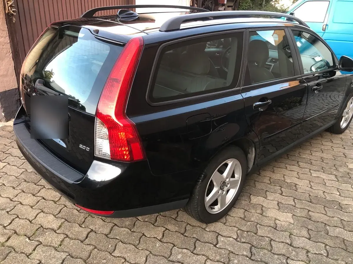 Gebraucht Volvo V50 136 PS (100 kW) 2010 Schwarz Kombi