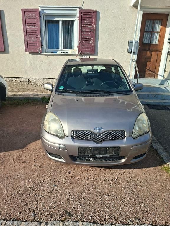 Gebraucht Toyota Yaris Sol 87 PS (63 kW) 2004 Silber Kleinwagen