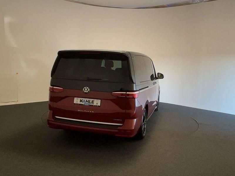 Gebraucht VW Multivan Style 150 PS (110 kW) 2022 Schwarz Van