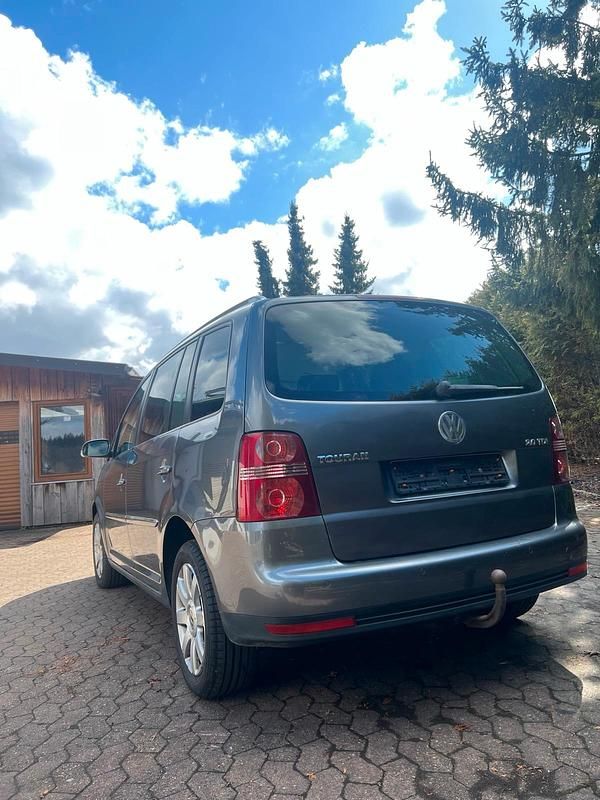 Gebraucht VW Touran 140 PS (102 kW) 2007 Grau Van / Kleinbus