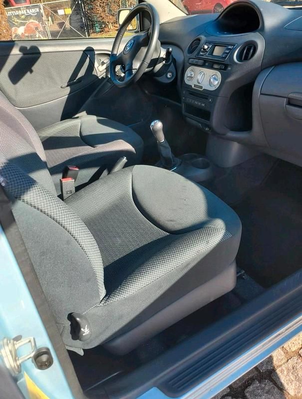 Gebraucht Toyota Yaris 87 PS (63 kW) 2005 Blau Kleinwagen