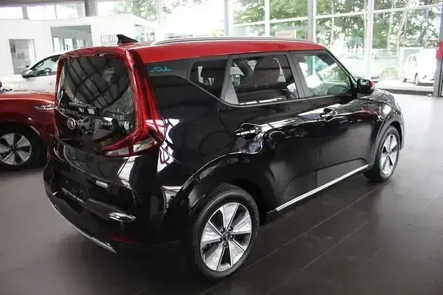 Gebraucht Kia Soul EV Spirit 150 kW (204 PS) 2022 Schwarz SUV