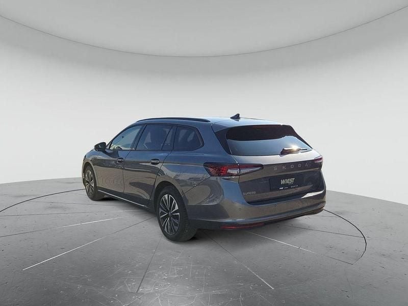 Gebraucht Skoda Superb Selection 204 PS (150 kW) 2025 Graphitegrau metallic Kombi