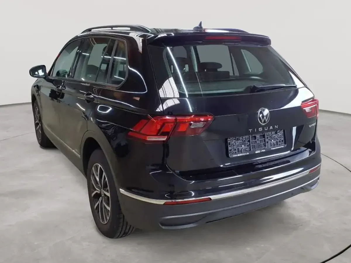 Gebraucht VW Tiguan Life 245 PS (180 kW) 2022 Deep black perleffekt SUV