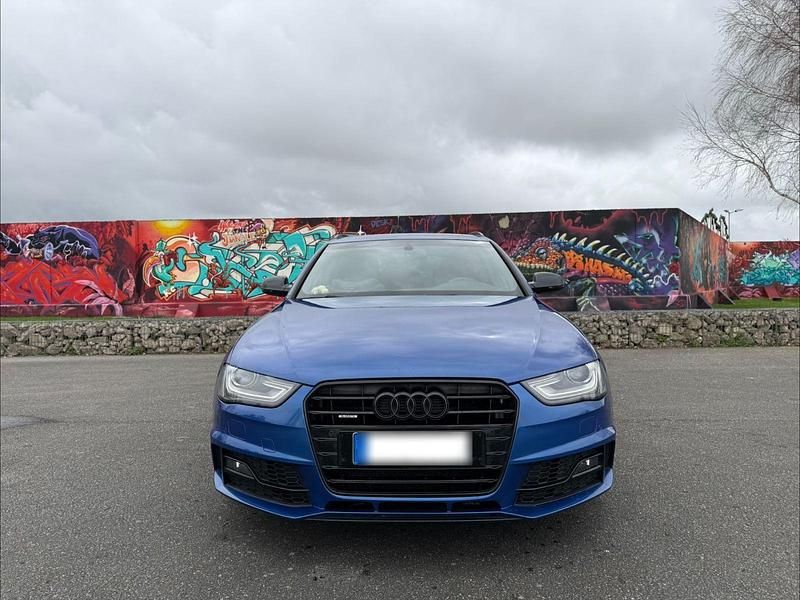 Gebraucht Audi A4 Ambiente 190 PS (139 kW) 2015 Blau Kombi