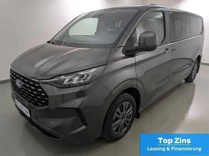 Gebraucht Ford Tourneo Custom Titanium 136 PS (100 kW) 2025 Grau Van