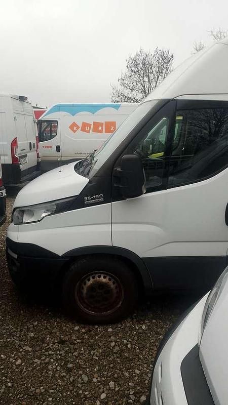 Gebraucht Iveco Daily 156 PS (114 kW) 2019 Weiß Van