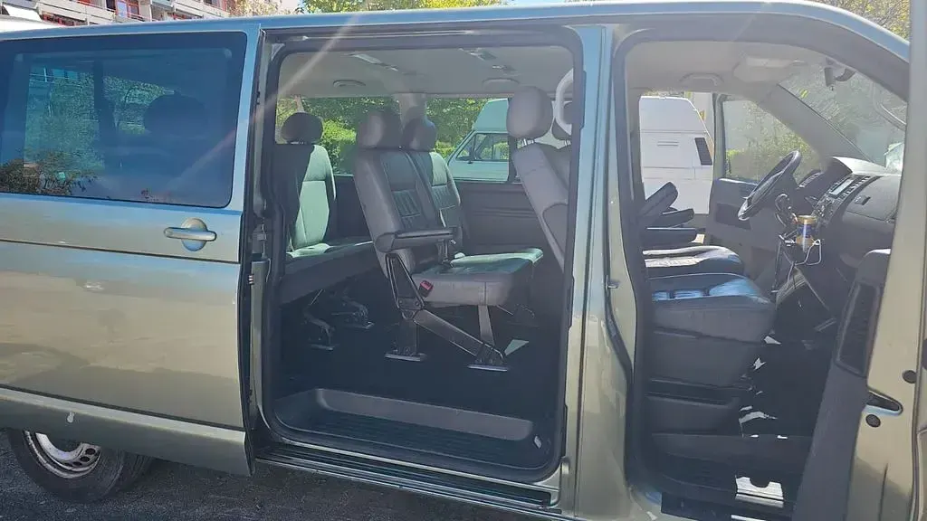 Gebraucht VW Caravelle 174 PS (127 kW) 2008 Grün Van