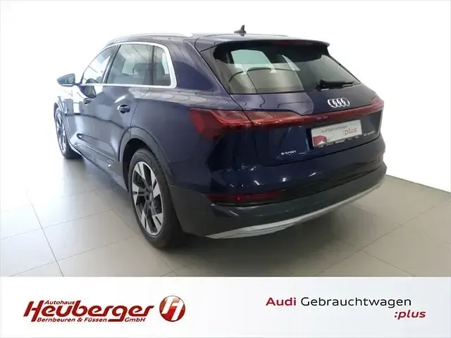 Gebraucht Audi e-tron Advanced Plus 230 kW (313 PS) 2020 Navarrablau metallic SUV