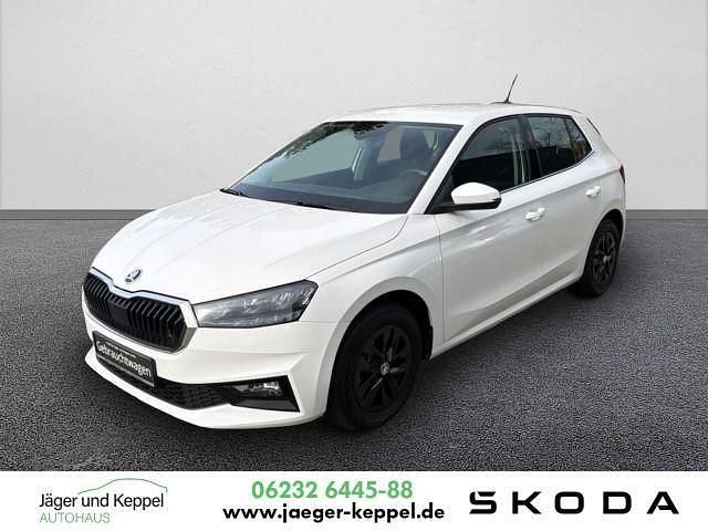 Weiß Gebraucht 2022 Skoda Fabia Style Limousine | 18.900 € (Fairer Preis) - Bild 1/4