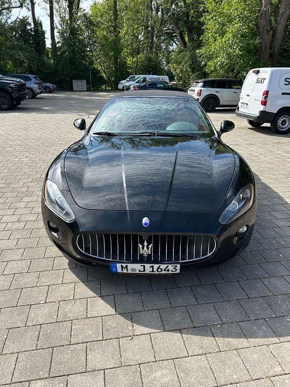 Schwarz Gebraucht 2011 Maserati GranCabrio Cabrio | 47.900 € - Bild 1/4