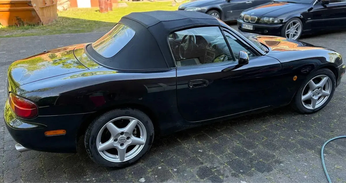 Gebraucht Mazda MX5 110 PS (80 kW) 1999 Schwarz Cabrio