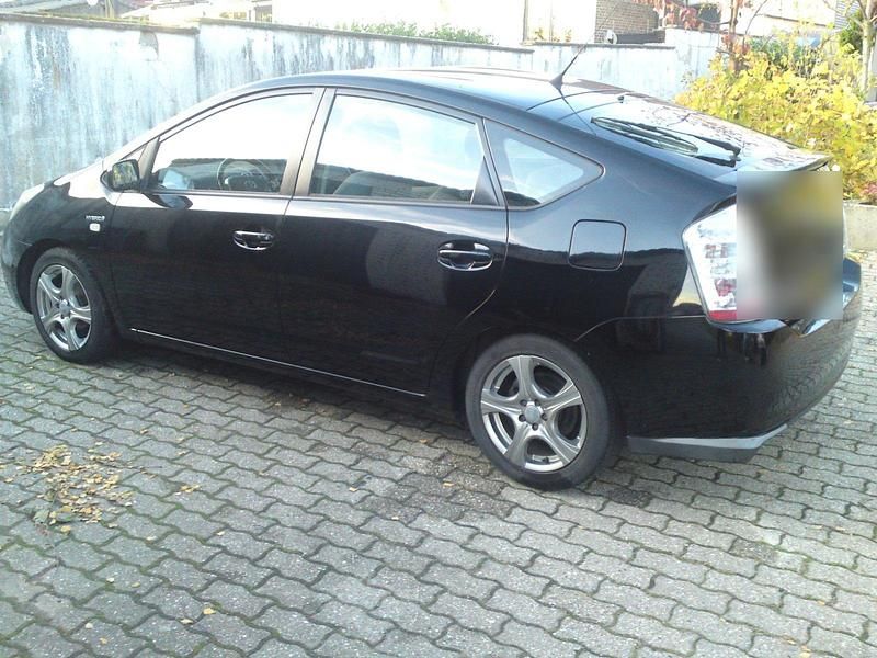 Gebraucht Toyota Prius 113 PS (83 kW) 2008 Gold Kleinwagen