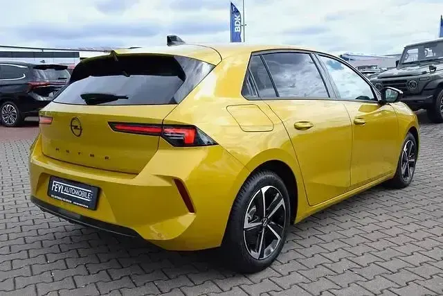 Gebraucht Opel Astra 131 PS (96 kW) 2025 Gelb Kleinwagen