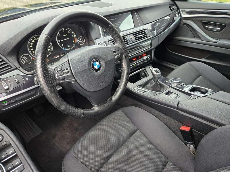 Gebraucht BMW 520 184 PS (135 kW) 2012 Schwarz Kombi
