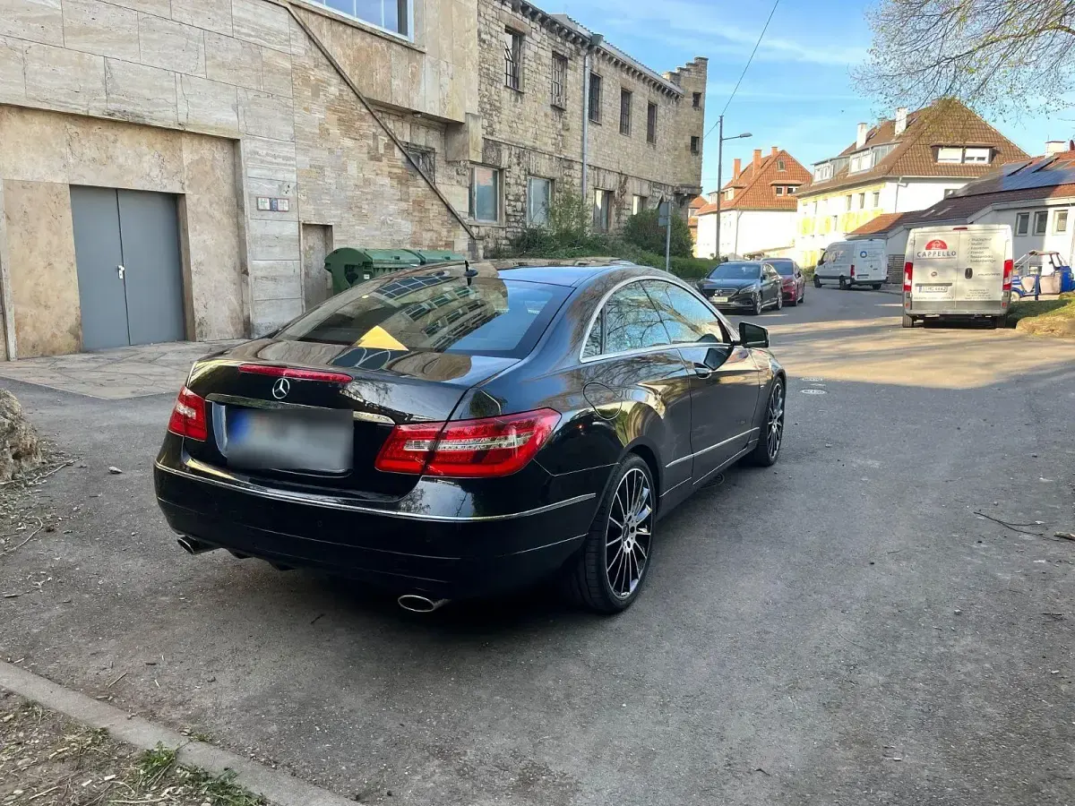 Gebraucht Mercedes E350 231 PS (169 kW) 2010 Schwarz Coupé