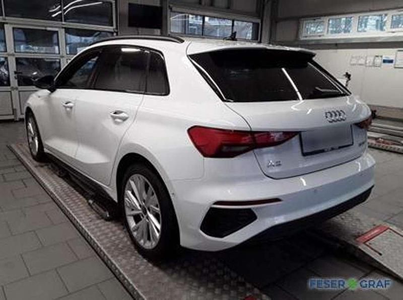 Gebraucht Audi A3 S-Line 116 PS (85 kW) 2022 Gletscherweiß metallic Limousine