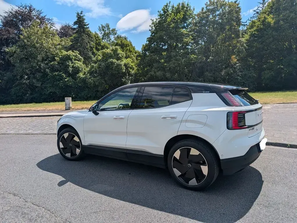Gebraucht Volvo EX30 Ultra 200 kW (272 PS) 2025 Weiß SUV