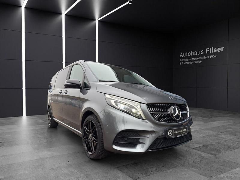 Grau Gebraucht 2020 Mercedes V300 AMG Van / Kleinbus | 48.910 € (Fairer Preis) - Bild 1/4