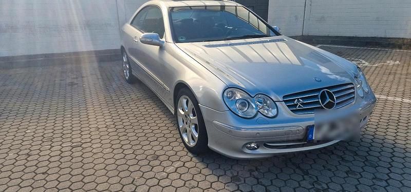 Grau Gebraucht 2004 Mercedes CLK200 Coupé | 4.999 € (Guter Preis) - Bild 1/4