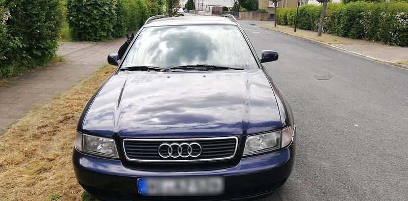 Blau Gebraucht 1998 Audi A4 Kombi | 799 € (Guter Preis) - Bild 1/4