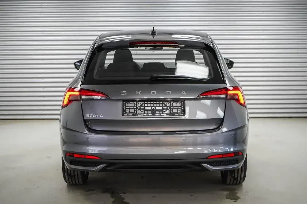 Neu Skoda Scala Selection 116 PS (85 kW) 2026 Graphite grau metallic (5x) Kleinwagen