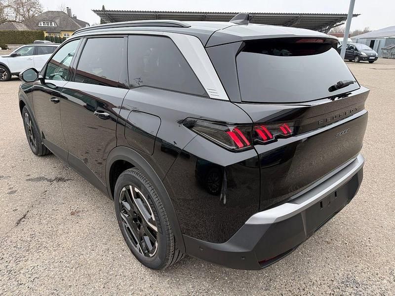 Neu Peugeot 5008 Allure 194 PS (142 kW) 2025 Schwarz SUV