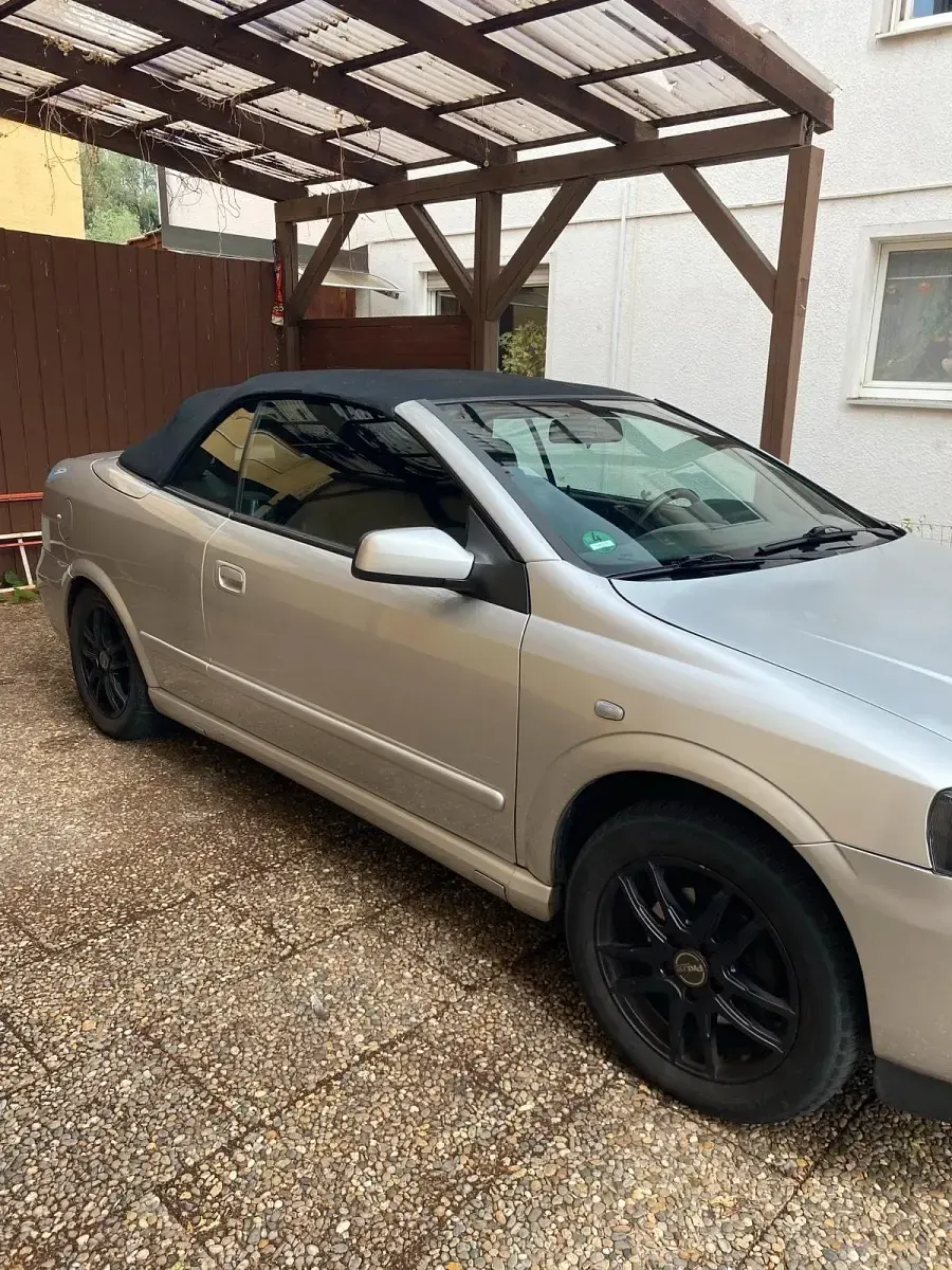 Gebraucht Opel Astra 125 PS (91 kW) 2004 Silber Cabrio