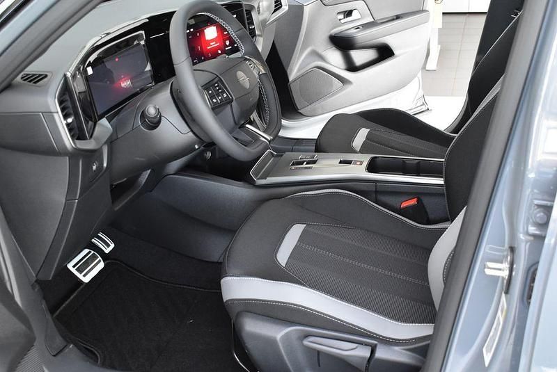 Neu Opel Mokka 131 PS (96 kW) 2026 Grau grafik grau SUV