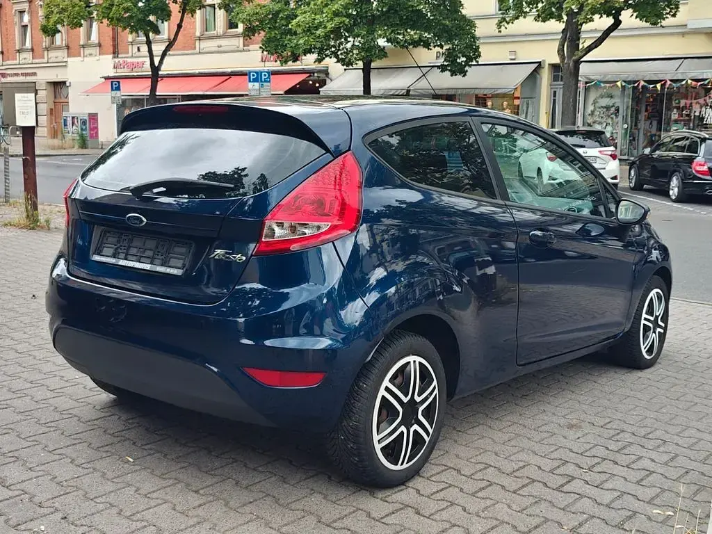 Gebraucht Ford Fiesta Trend 82 PS (60 kW) 2011 Atlantikblau metallic (metallic) Kleinwagen