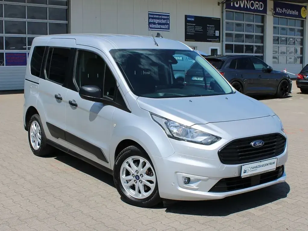 Gebraucht Ford Tourneo Connect 99 PS (72 kW) 2022 Silber Van / Kleinbus