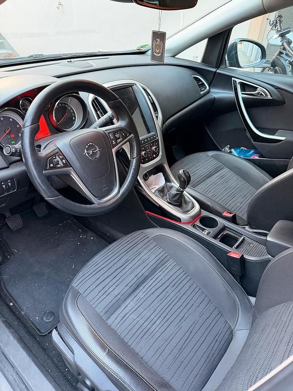 Gebraucht Opel Astra 2014 Grau Kombi