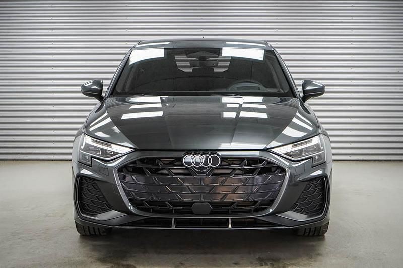 Neu Audi A3 Ambiente 204 PS (150 kW) 2026 Daytonagrau metallic (6y)