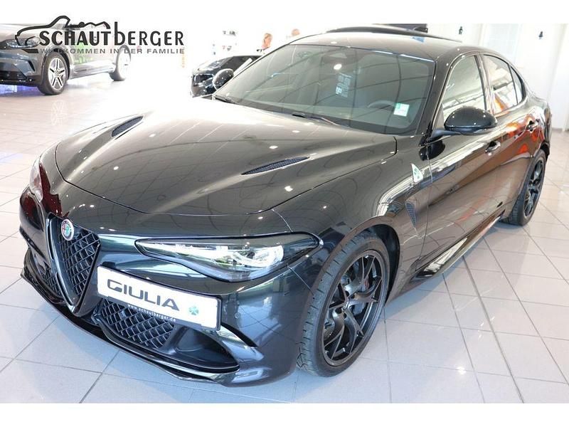 Schwarz Neu 2025 Alfa Romeo Giulia Quadrifoglio Limousine | 94.990 € (Fairer Preis) - Bild 1/4