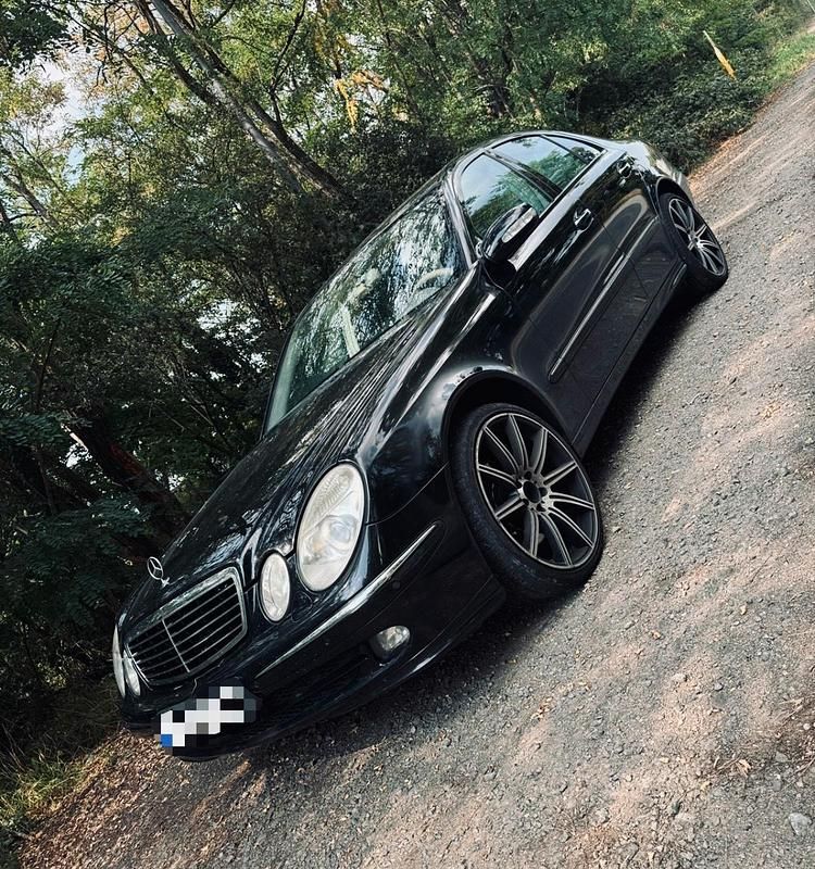 Schwarz Gebraucht 2007 Mercedes E320 Limousine | 4.800 € (Guter Preis) - Bild 1/4