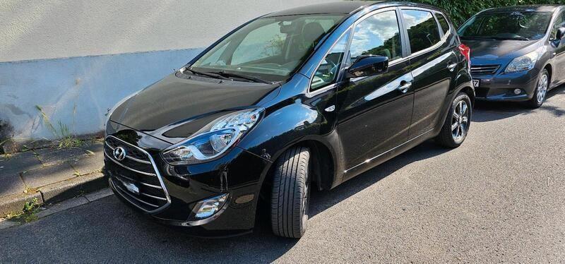 Schwarz Gebraucht 2018 Hyundai ix20 YES! Van / Kleinbus | 10.900 € (Guter Preis) - Bild 1/4