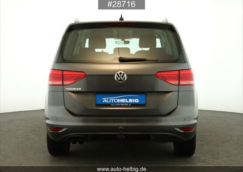 Gebraucht VW Touran Highline 150 PS (110 kW) 2020 Indiumgrau metallic Van / Kleinbus