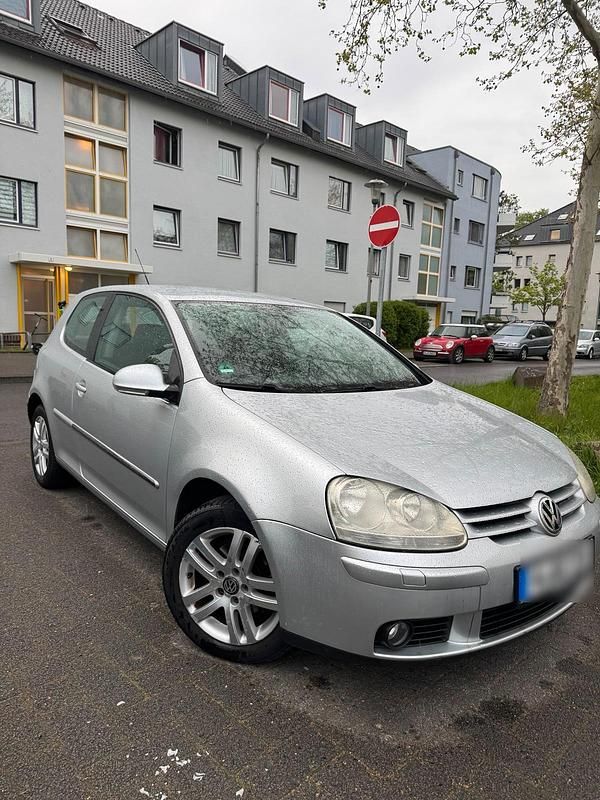 Second-hand VW Golf 105 CP (77 kW) 2007 Argintiu Coupe