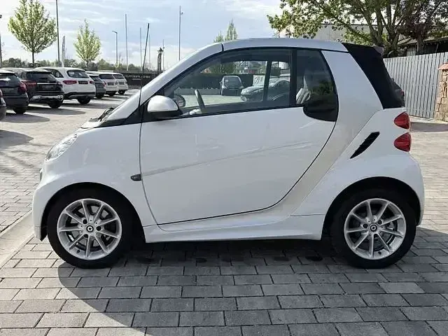 Gebraucht Smart ForTwo Cabrio Basis 84 PS (61 kW) 2014 Weiß Cabrio